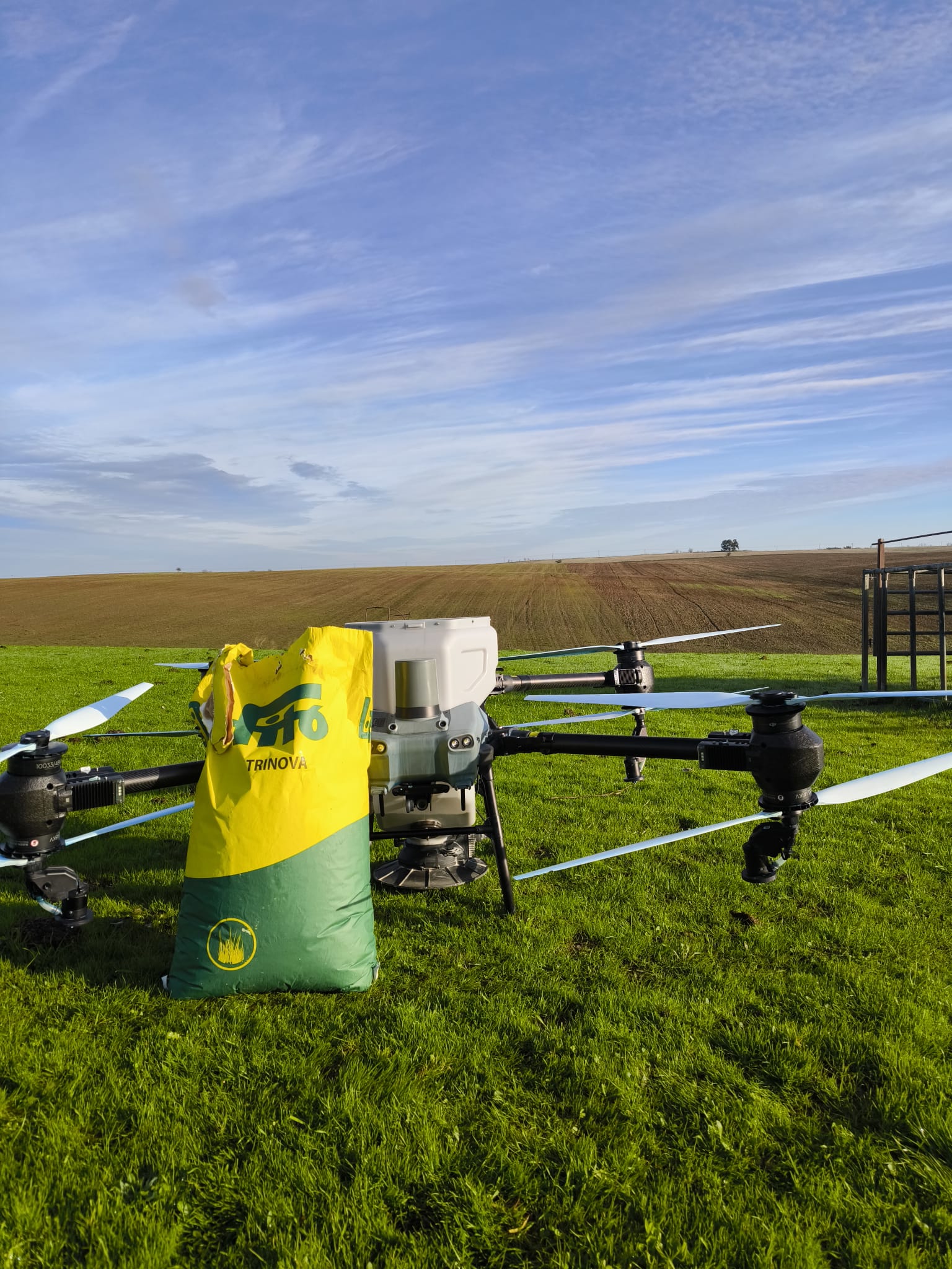 adubaçao com drone agritech