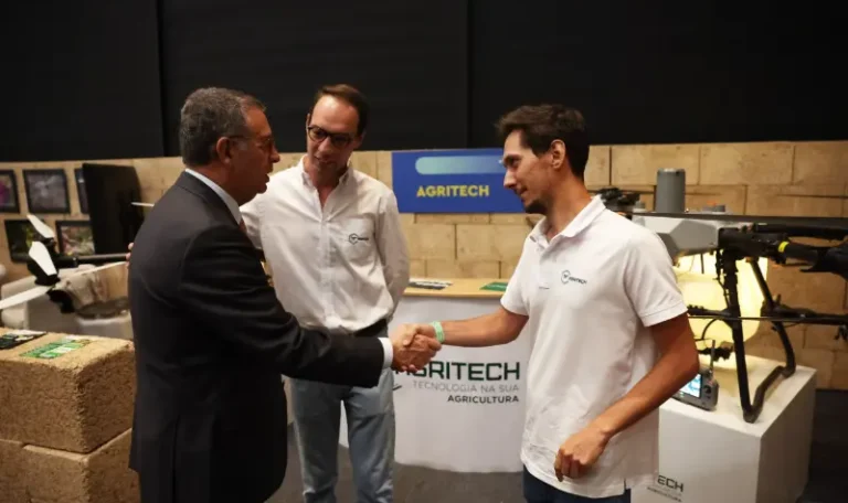 Stand da Agritech na Ovibeja 2026 com soluções de agricultura de precisão e drones agrícolas