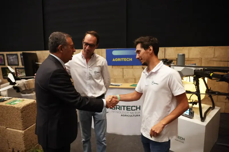 Stand da Agritech na Ovibeja 2026 com soluções de agricultura de precisão e drones agrícolas